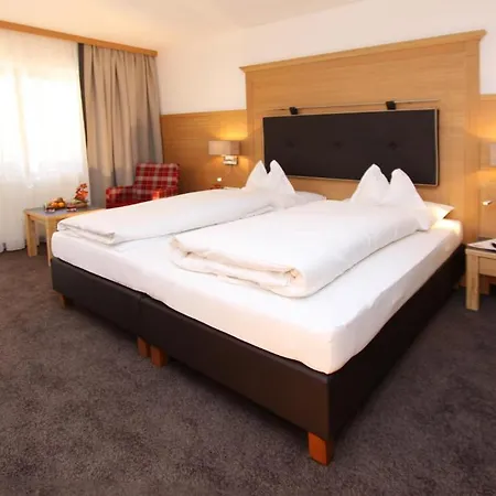 Haus Hohenfels 招待所 3*